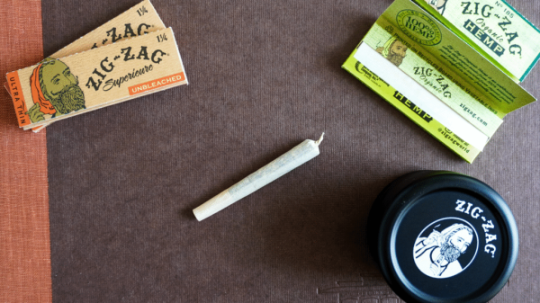 We learn how to roll an amazing joint…