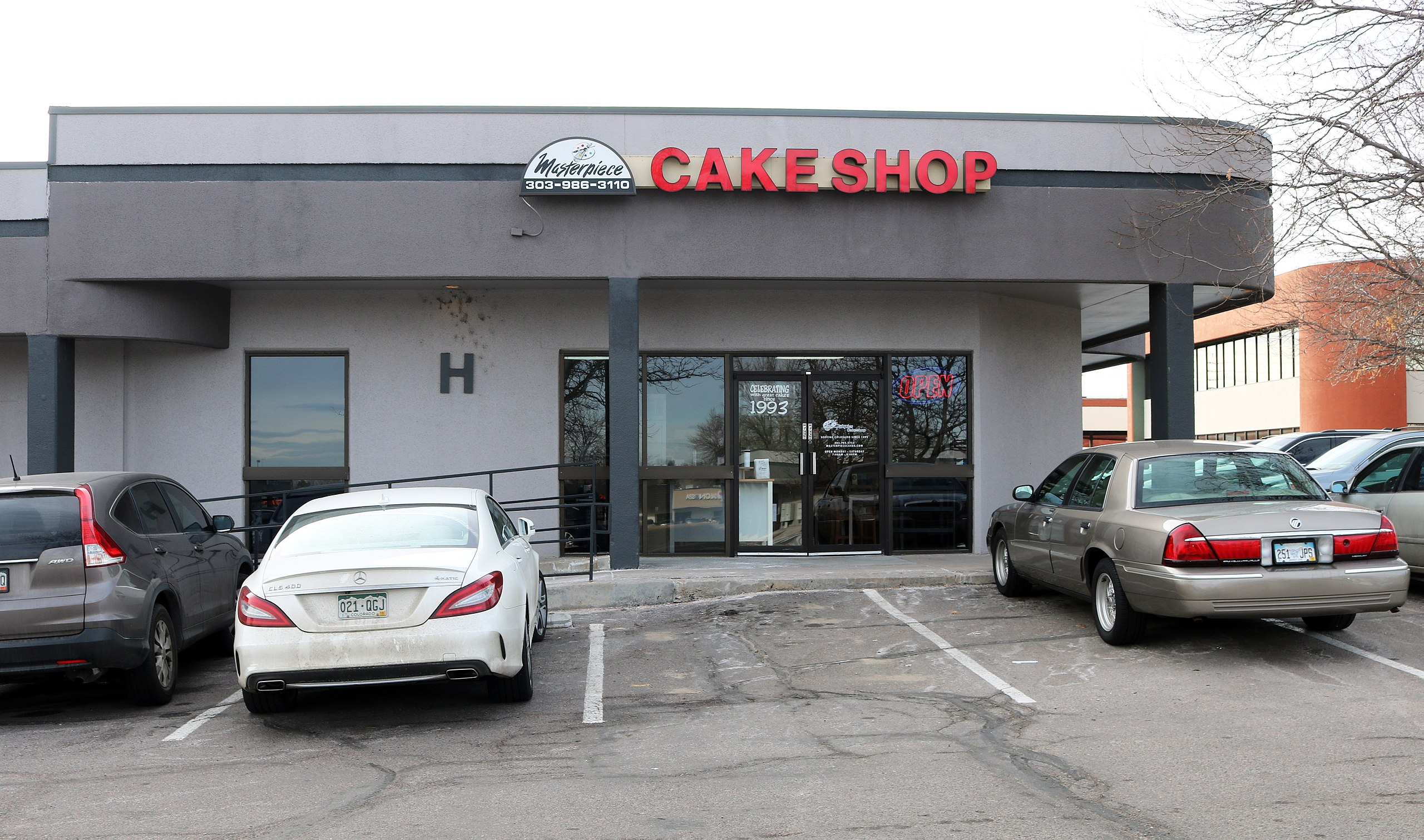 photo of Baker Who Denied Same-Sex Couple Now Complaining About Marijuana-Themed Cake Requests image