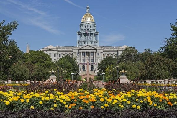 photo of Colorado Extends Online Ordering, Curbside Pickup and Telemedicine for Medical Cannabis Dispensaries image