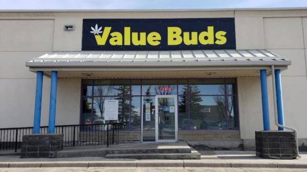 SNDL reports increased cannabis revenue from retail, production in Q1 2025