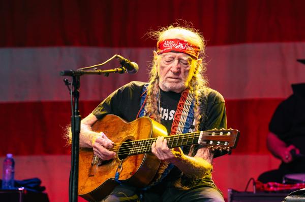 photo of Weed loving musician Willie Nelson raises US$15M for hemp THC drinks brand image