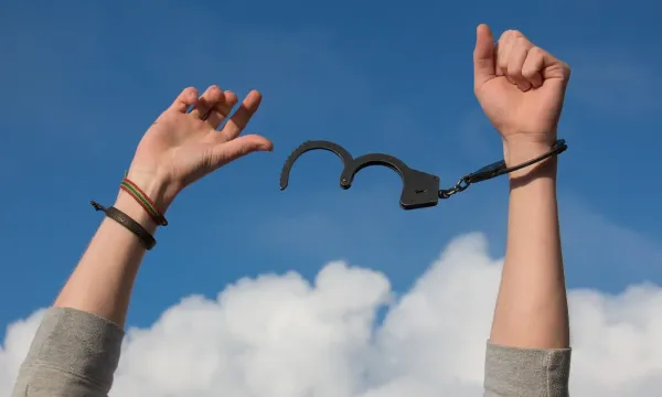 25 Years Of Drug Decriminalization In…