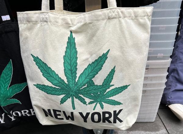 NY governor revives, amends cannabis…